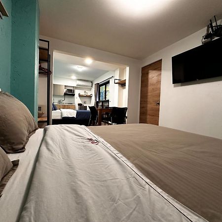 מדיין Colinkhouse Hotel מראה חיצוני תמונה