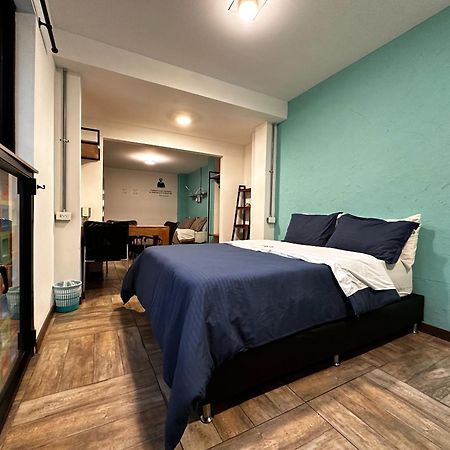 מדיין Colinkhouse Hotel מראה חיצוני תמונה