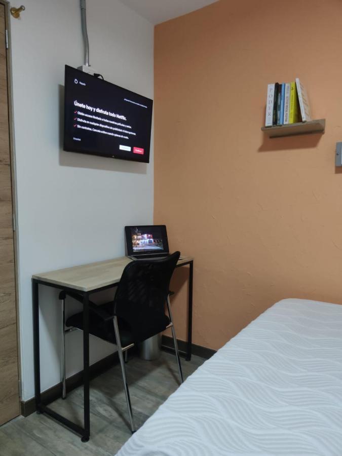 מדיין Colinkhouse Hotel מראה חיצוני תמונה