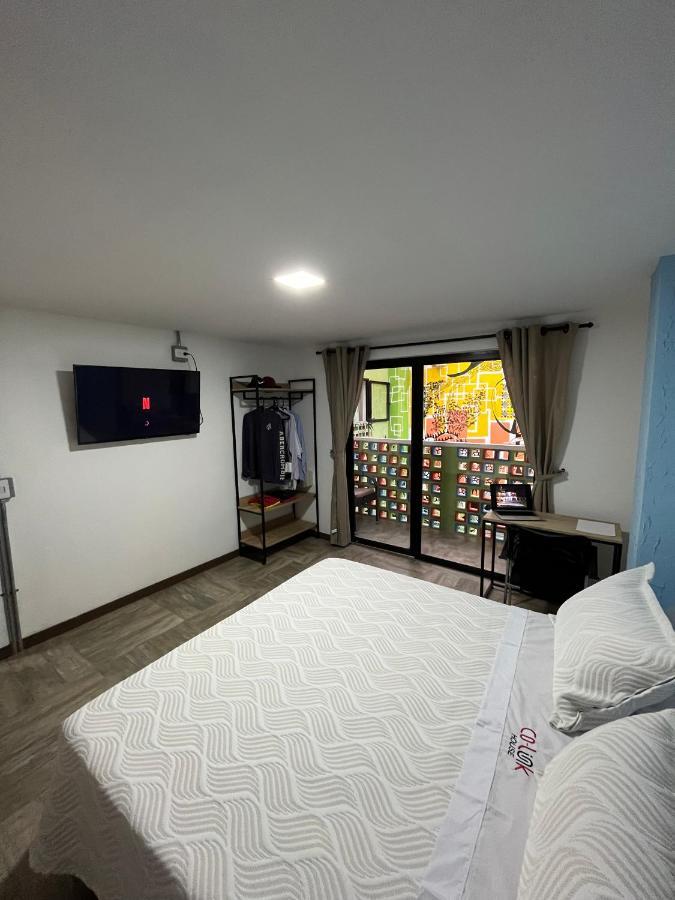 מדיין Colinkhouse Hotel מראה חיצוני תמונה