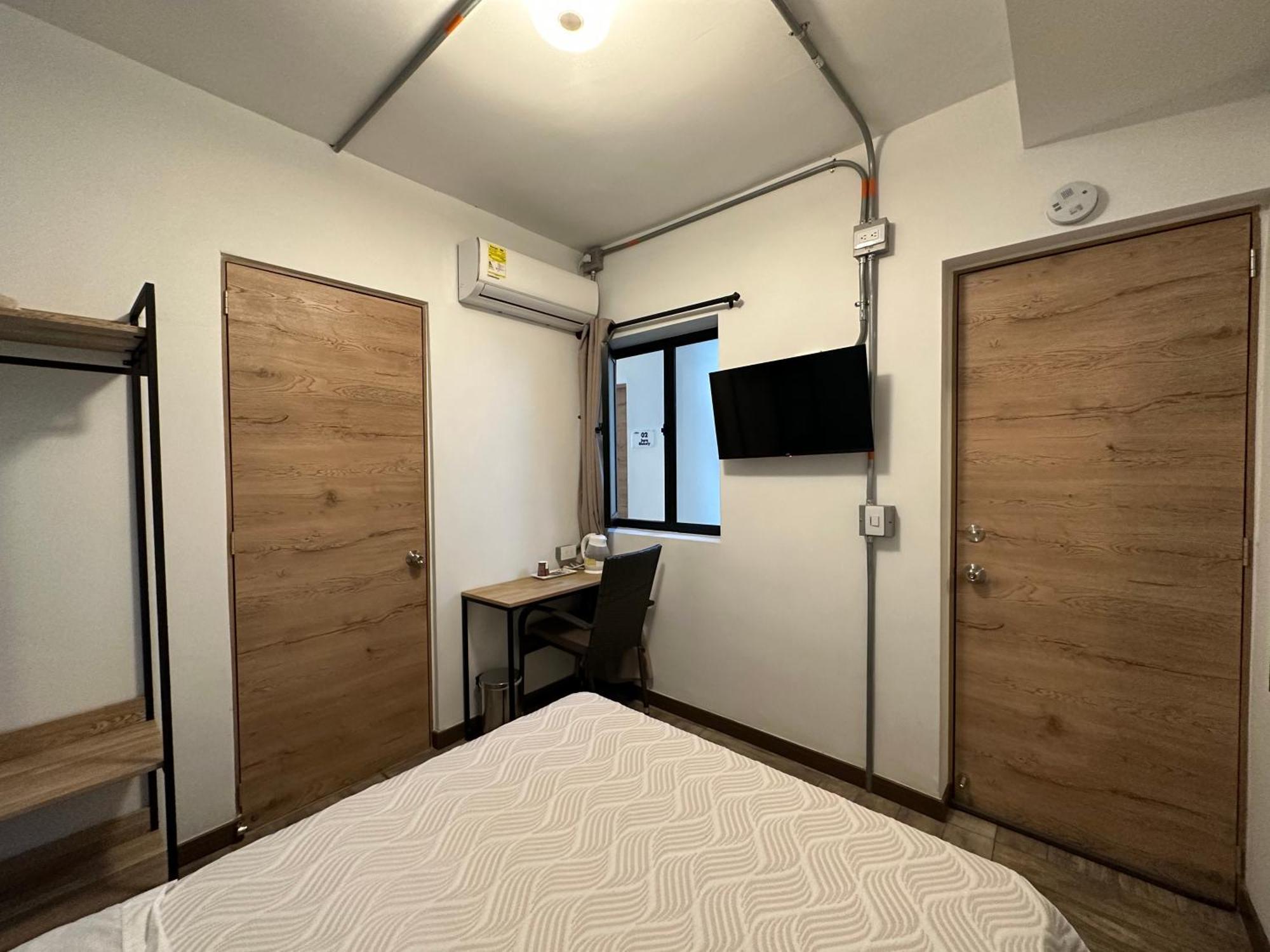 מדיין Colinkhouse Hotel מראה חיצוני תמונה