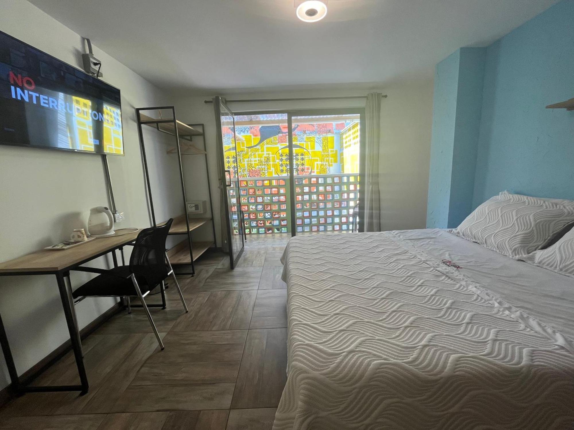 מדיין Colinkhouse Hotel מראה חיצוני תמונה