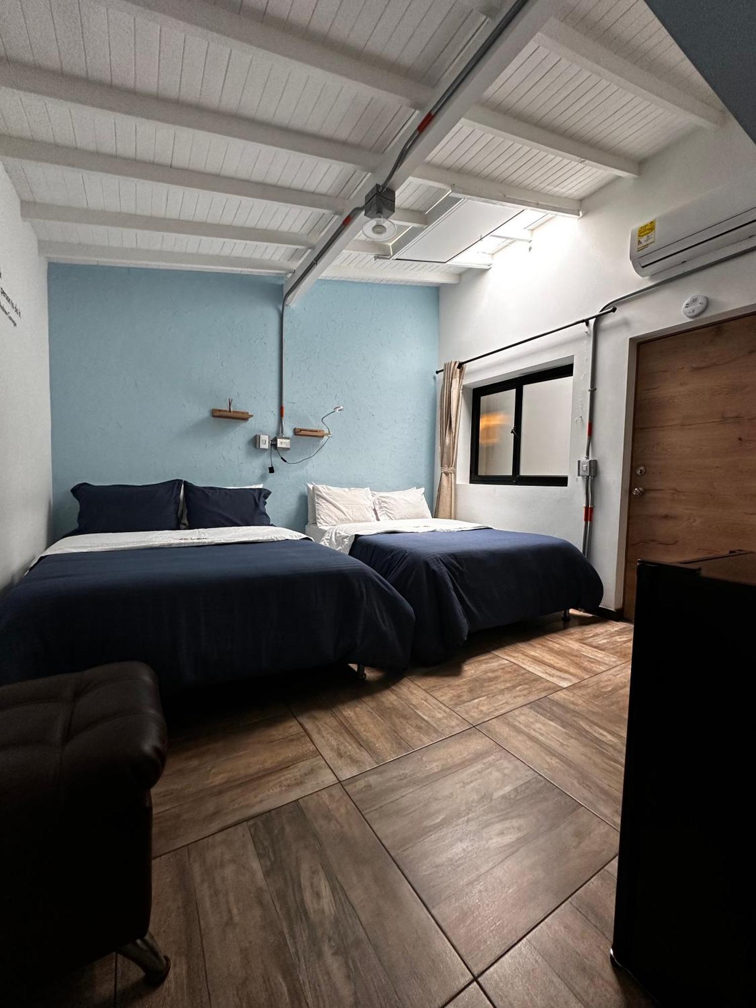 מדיין Colinkhouse Hotel מראה חיצוני תמונה