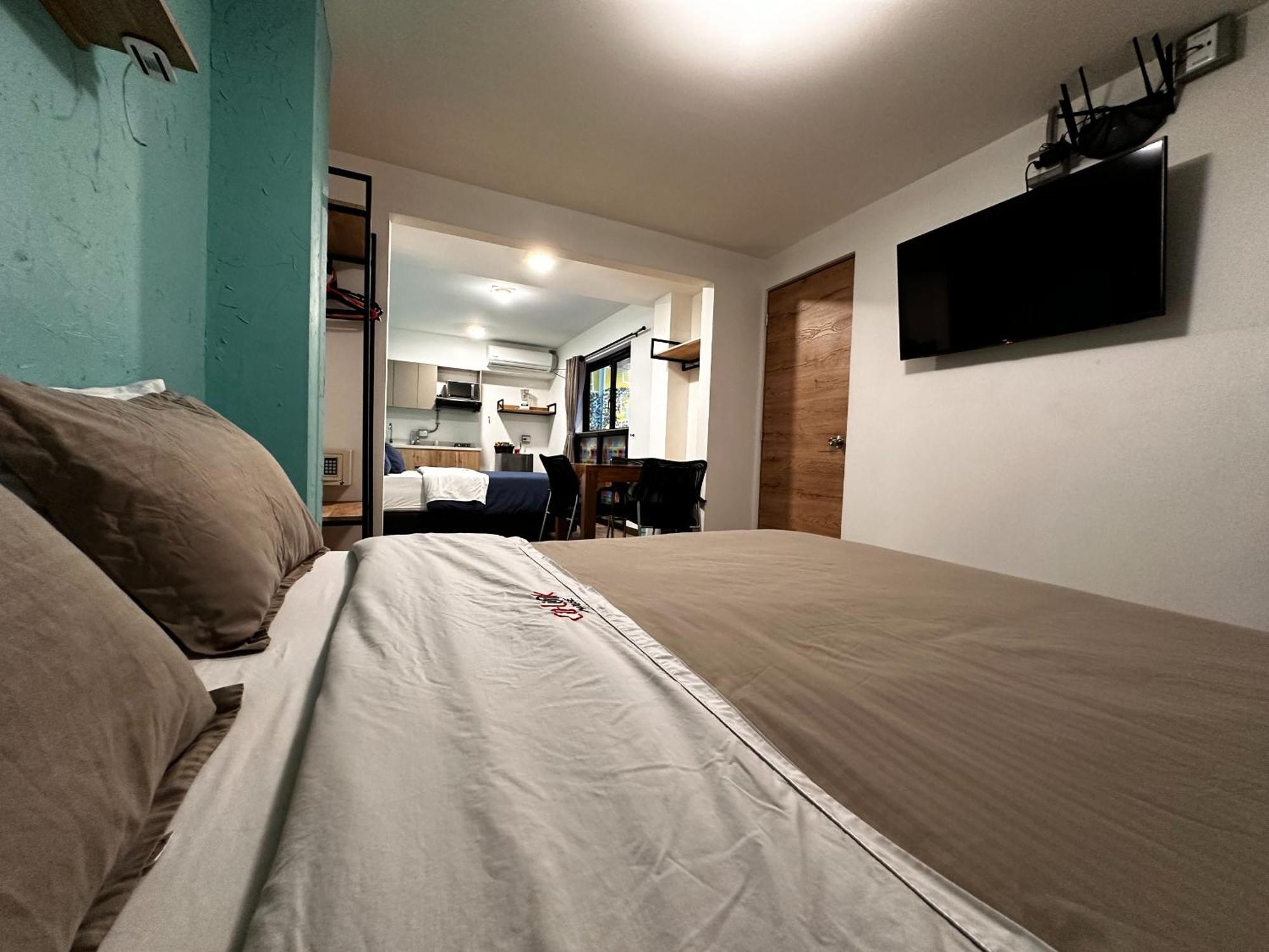 מדיין Colinkhouse Hotel מראה חיצוני תמונה